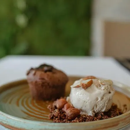 מלון Kompleksi Exalco-al