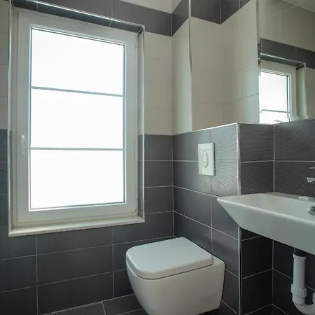 Kompleksi Exalco-al מלון Barbullush