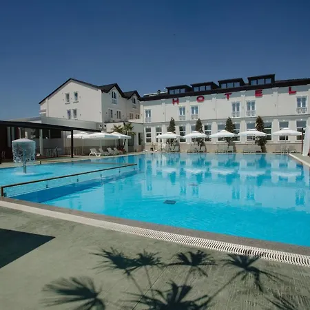 מלון Kompleksi Exalco-al 4*