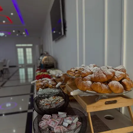 מלון Kompleksi Exalco-al Barbullush