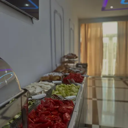 מלון Kompleksi Exalco-al 4*