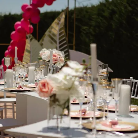 מלון Kompleksi Exalco-al