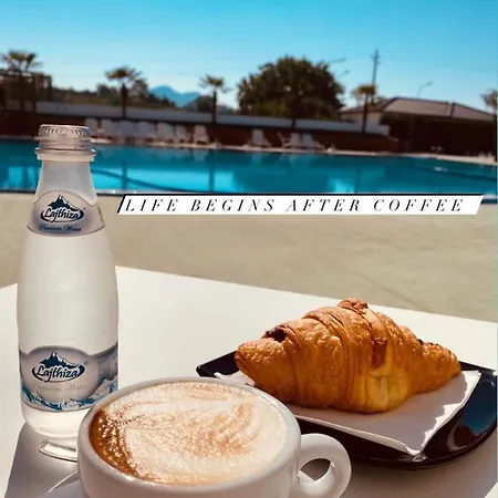 מלון Kompleksi Exalco-al