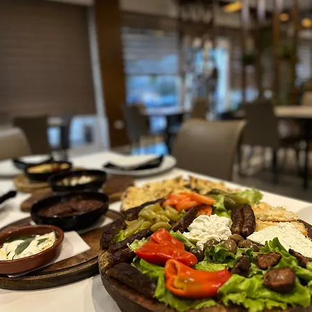 מלון Kompleksi Exalco-al