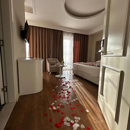 מלון Kompleksi Exalco-al