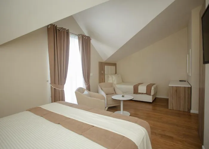 Kompleksi Exalco-al 4* Barbullush