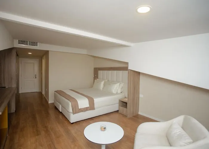 Kompleksi Exalco-al Hotel Barbullush